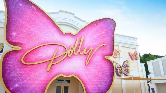 Dollywood brengt eerbetoon aan Dolly Parton met nieuwe waterval en wandelroute