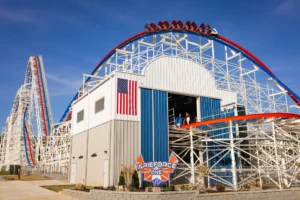 Six Flags voegt geprezen RMC-achtbaan ArieForce One toe aan portefeuille